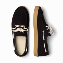 Load image into Gallery viewer, Zapatillas negras con suela marrÃ³n y cordones de algodÃ³n