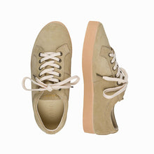 Load image into Gallery viewer, Zapatillas verdes con suela beige y cordones de algodÃ³n