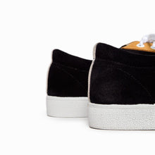 Load image into Gallery viewer, Zapatillas negras con suela blanca y cordones de algodÃ³n