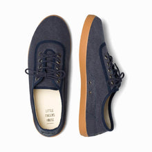 Load image into Gallery viewer, Zapatillas azules con suela caramelo y cordones de algodÃ³n