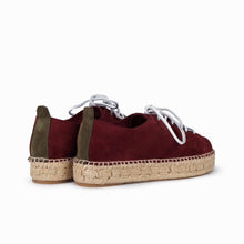 Load image into Gallery viewer, Zapatillas burdeos de lona de pompeii y cordones blancos