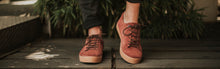 Load image into Gallery viewer, Zapatillas granate y marrón de otoño