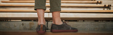 Load image into Gallery viewer, Zapatillas grises y burdeos para otoño e invierno