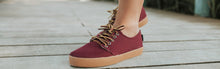 Load image into Gallery viewer, Zapatillas burdeos y marrones para otoño e invierno