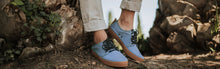 Load image into Gallery viewer, zapatillas grises y marrones para otoño