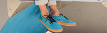 Load image into Gallery viewer, zapatillas azules y marrones de otoño