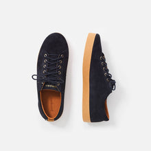Load image into Gallery viewer, Zapatillas azules con suela marrón y cordones de algodón