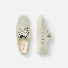 Load image into Gallery viewer, Zapatillas celestes de lona lavada y cordones de algodón