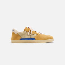 Load image into Gallery viewer, Zapatillas de serraje color mostaza para hombre