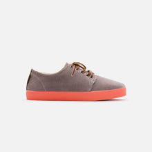 Load image into Gallery viewer, Zapatillas de piel grises para chica