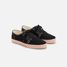 Load image into Gallery viewer, Zapatillas de lona negras de Pompeii