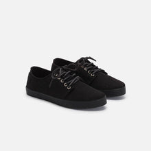 Load image into Gallery viewer, Zapatillas de lona negras de Pompeii