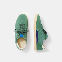 Load image into Gallery viewer, Zapatillas verdes con suela caramelo y cordones de algodón
