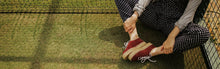 Load image into Gallery viewer, Zapatillas de color burdeos con suela de esparto y cordones de cuero blancos